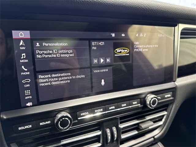 Used 2021 Porsche Macan S image 18