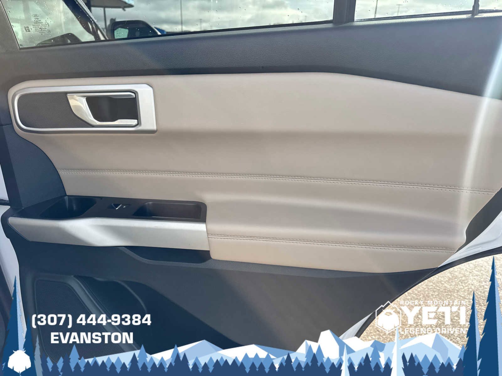 Used 2022 Ford Explorer XLT w/ Equipment Group 202A image 16