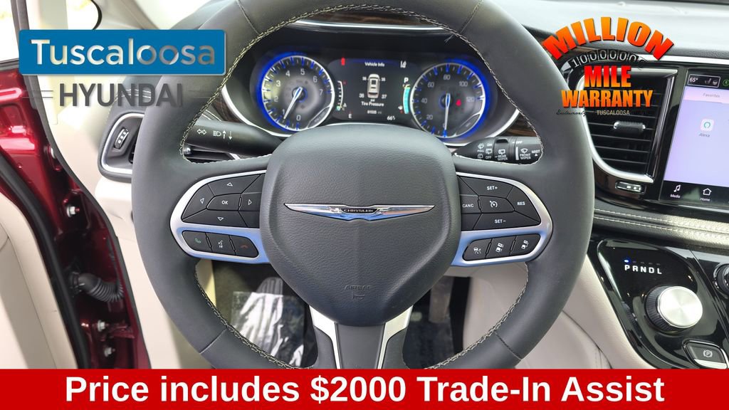 Used 2022 Chrysler Pacifica Limited image 16