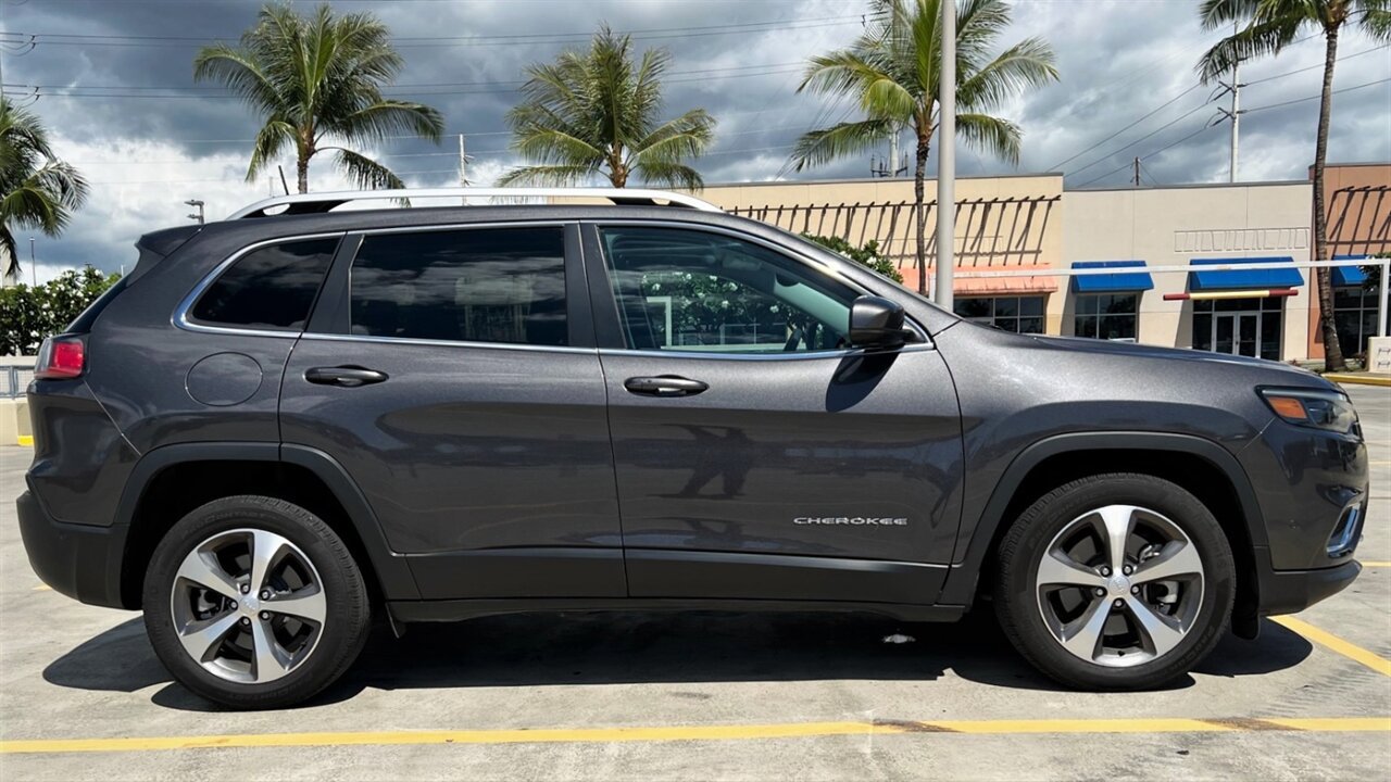 Used 2021 Jeep Cherokee Limited w/ Elite Package FWD image 7