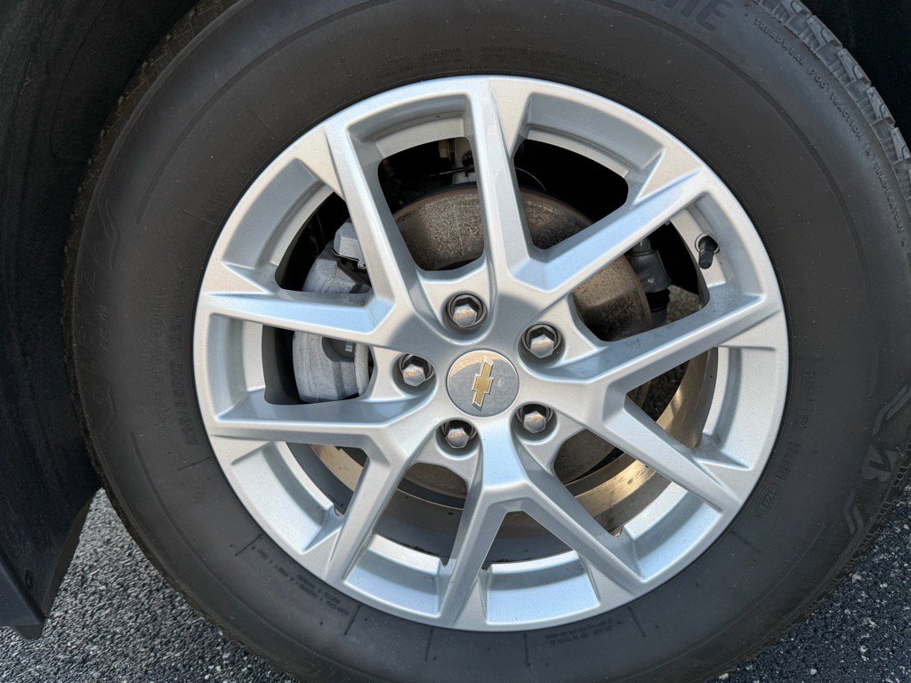 Used 2023 Chevrolet Equinox LT w/ Driver Convenience Package image 14