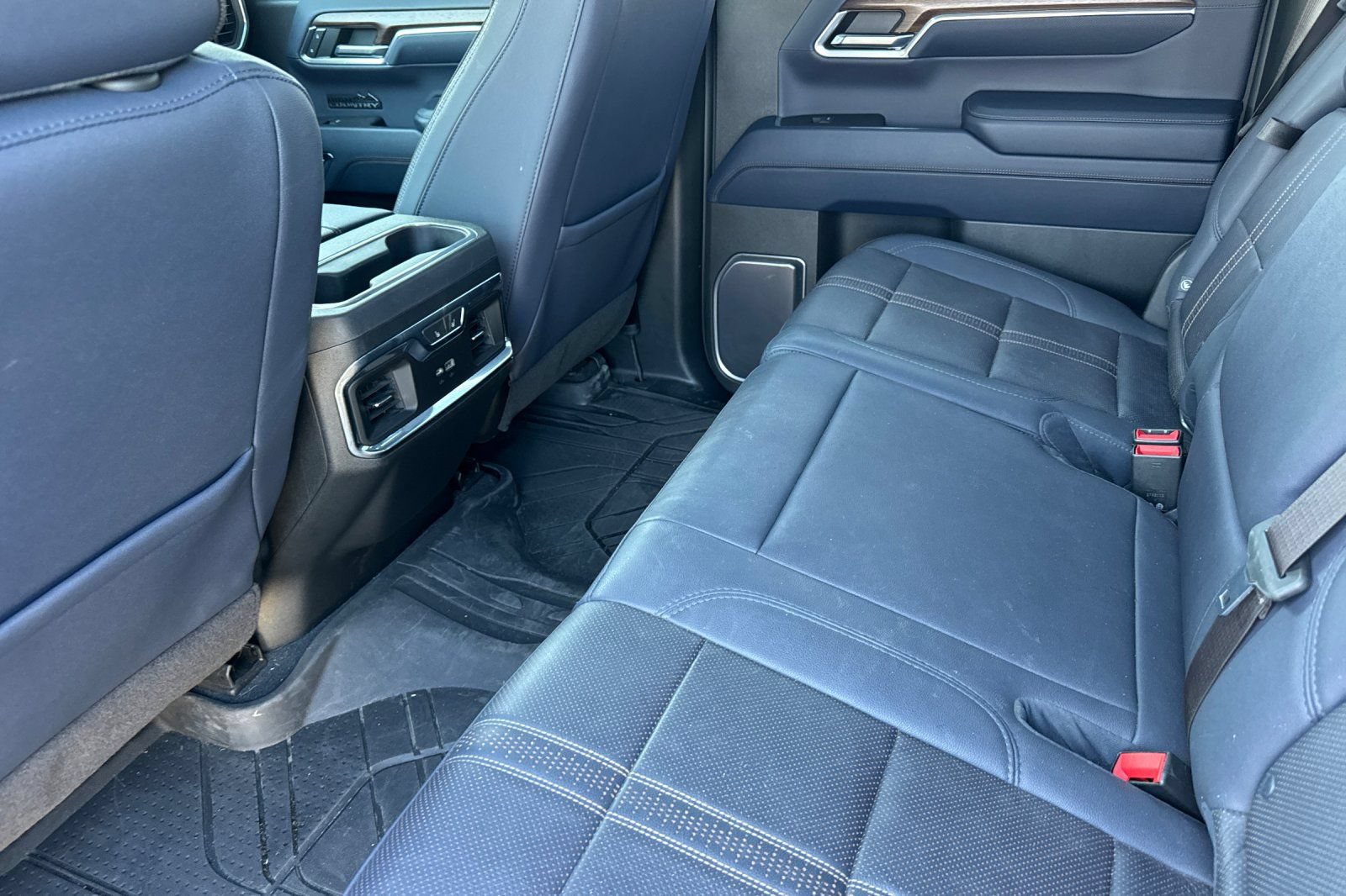 Used 2023 Chevrolet Silverado 1500 High Country w/ High Country Premium Package AWD/4WD image 14