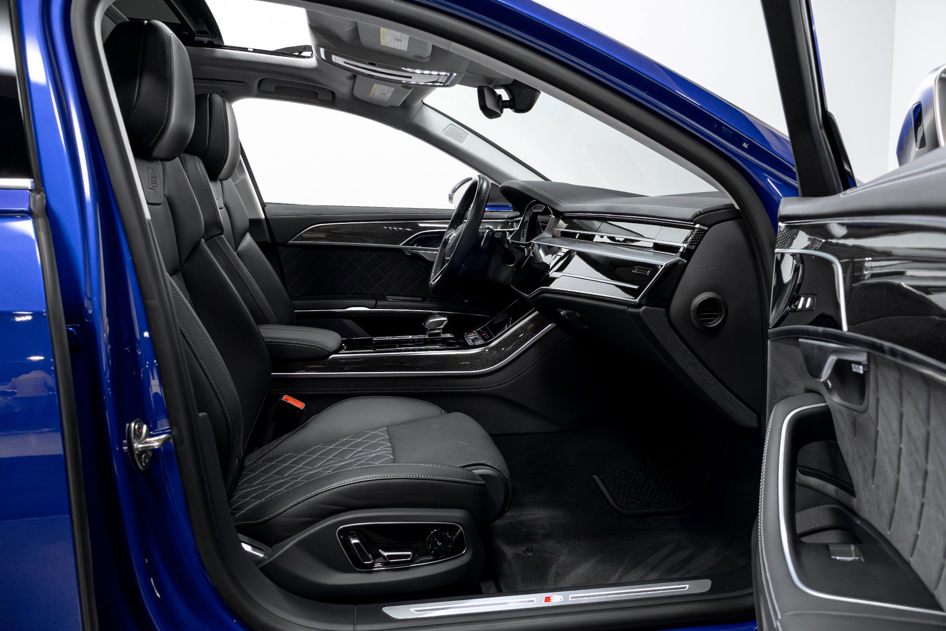 Used 2023 Audi S8 image 22