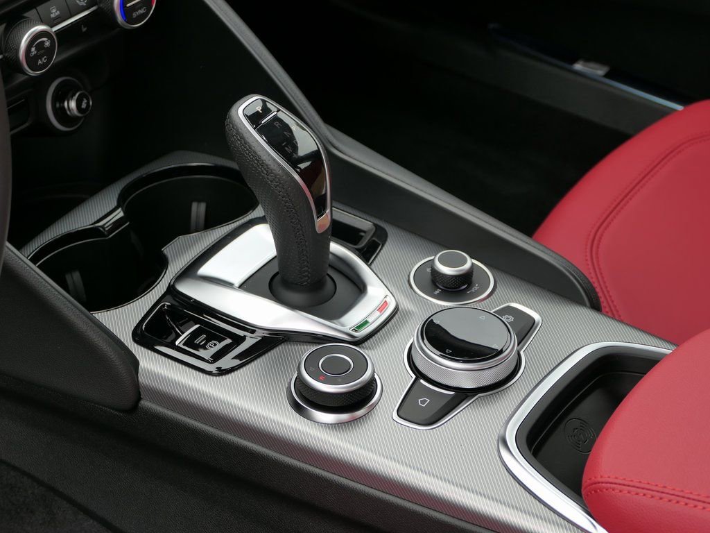 New 2025 Alfa Romeo Giulia AWD image 23