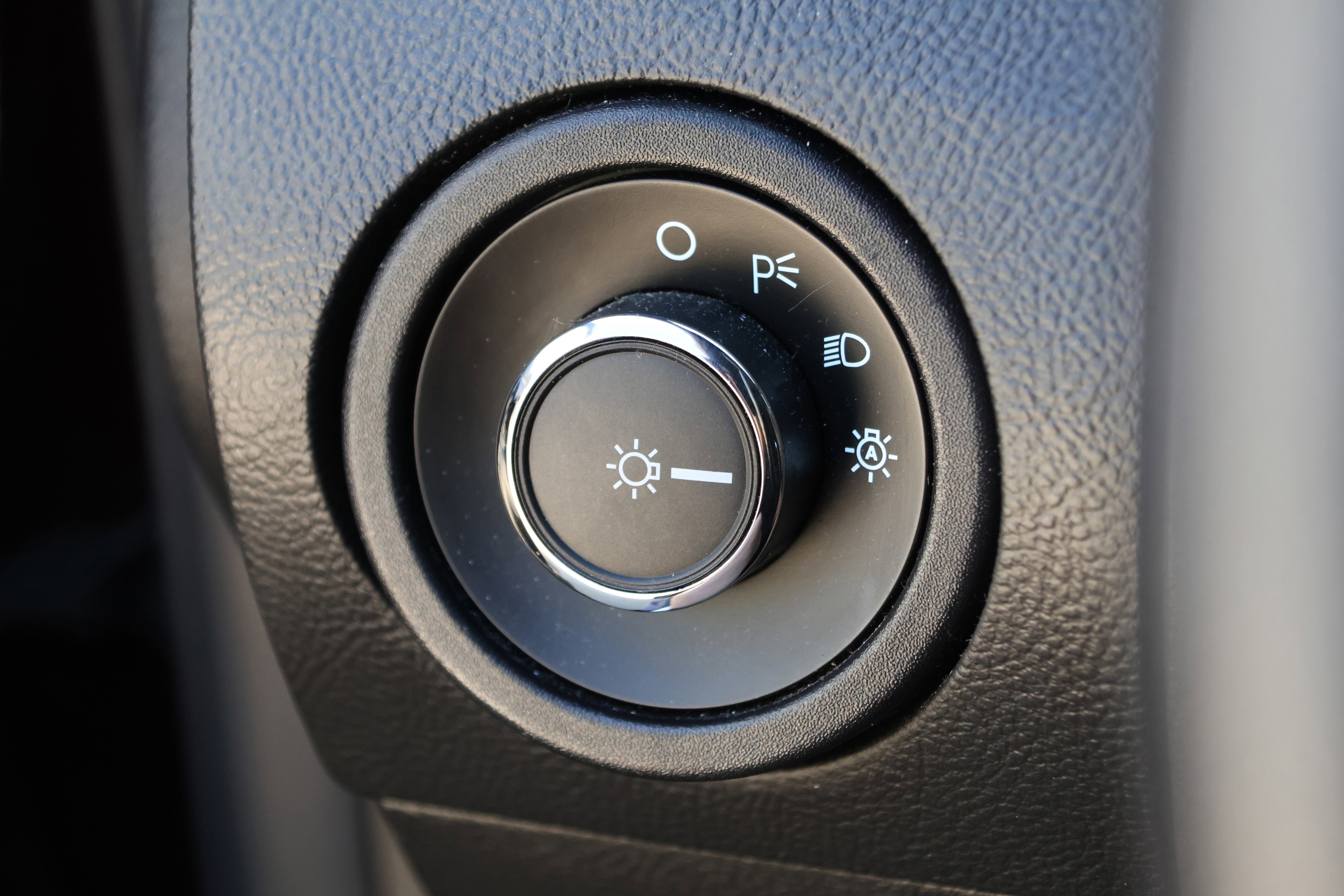 Used 2018 Ford Taurus Limited image 15