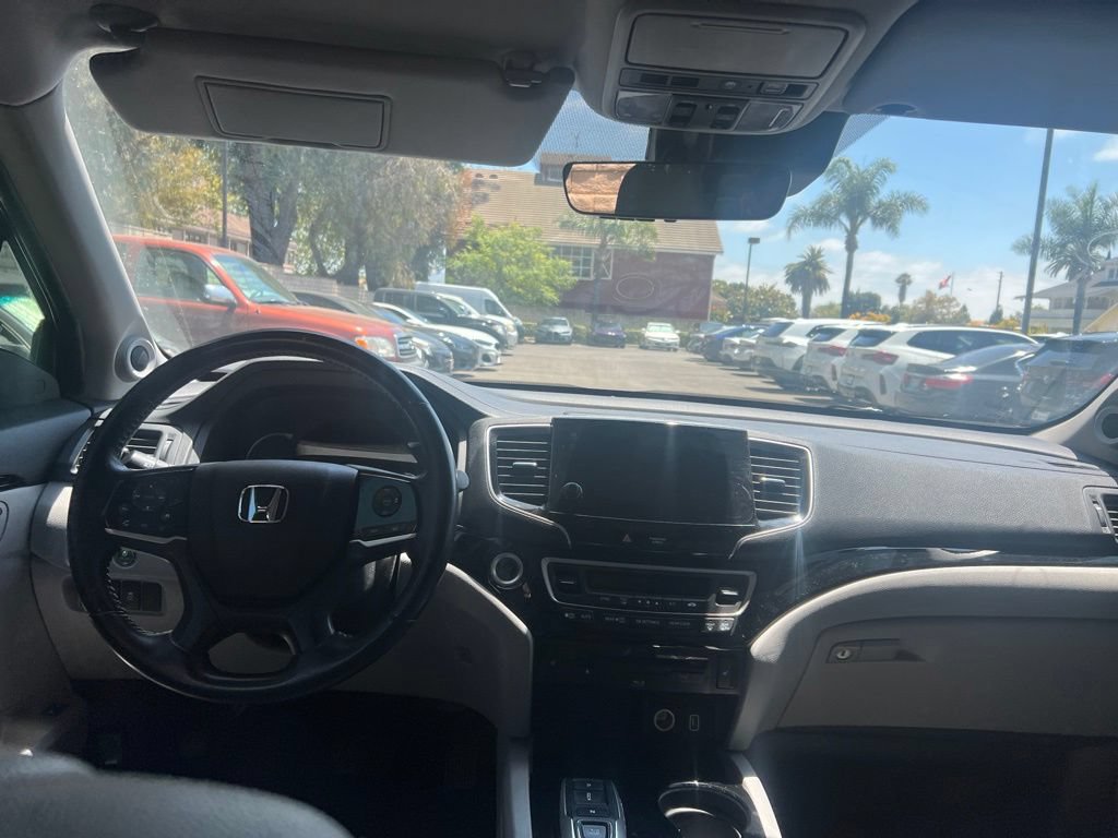 Used 2019 Honda Pilot Touring image 11