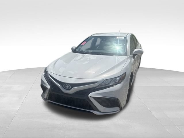 Used 2022 Toyota Camry XSE FWD image 32