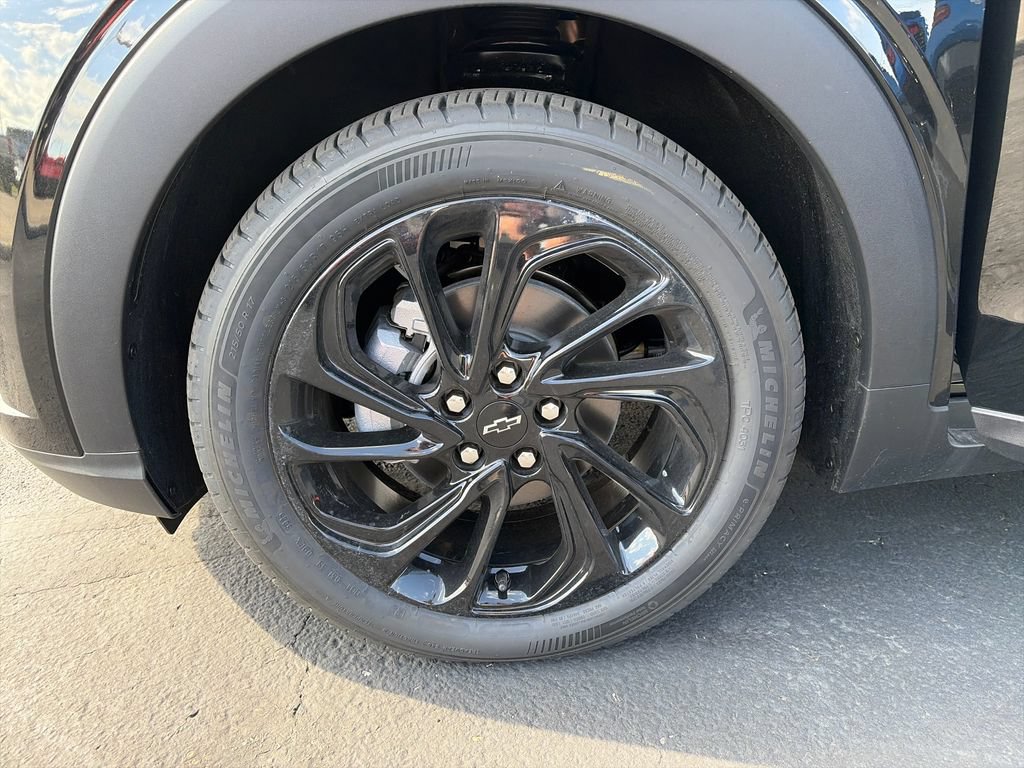 New 2027 Chevrolet Bolt RS w/ Technology Package FWD image 26