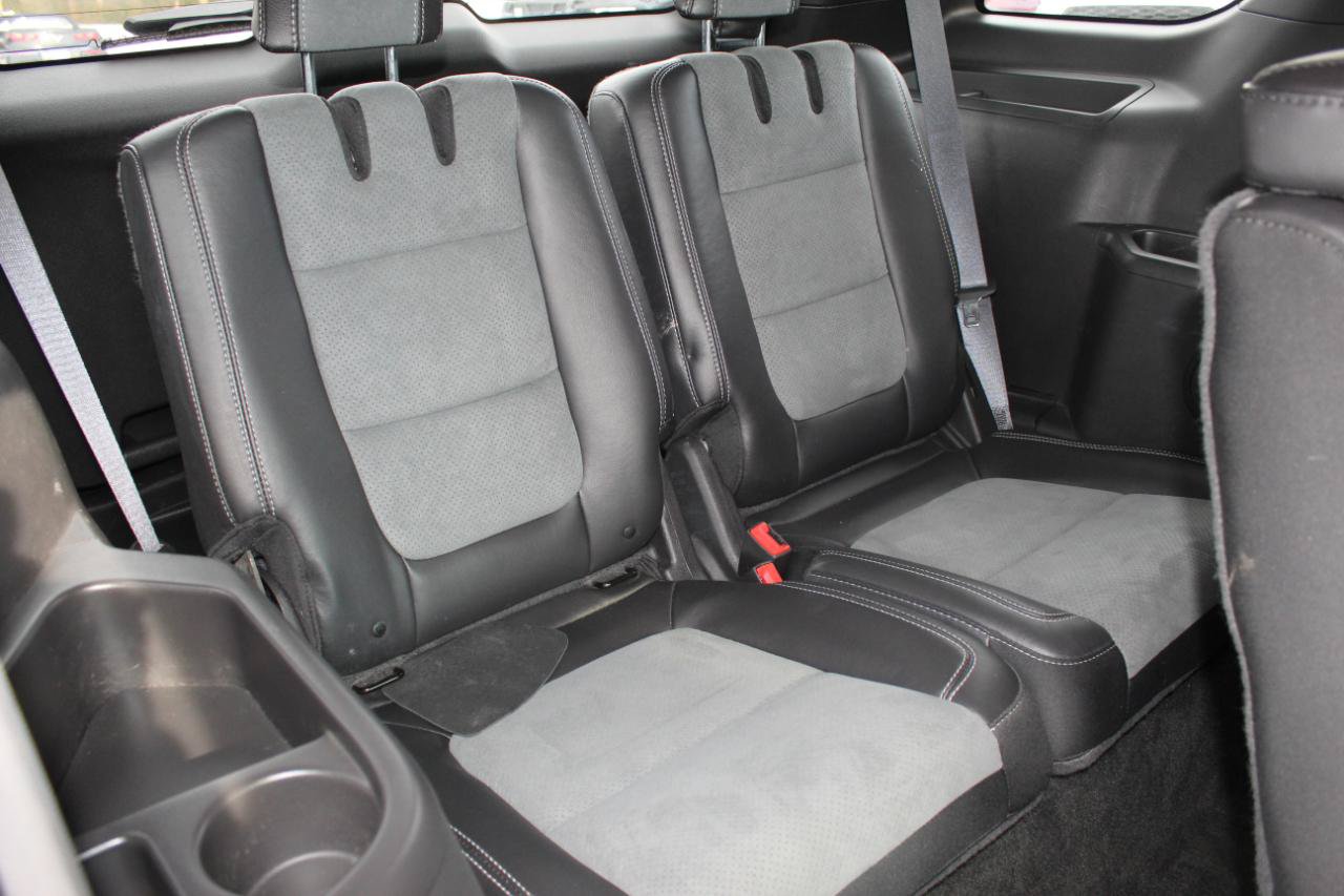Used 2015 Ford Explorer XLT w/ Equipment Group 202A AWD/4WD image 25