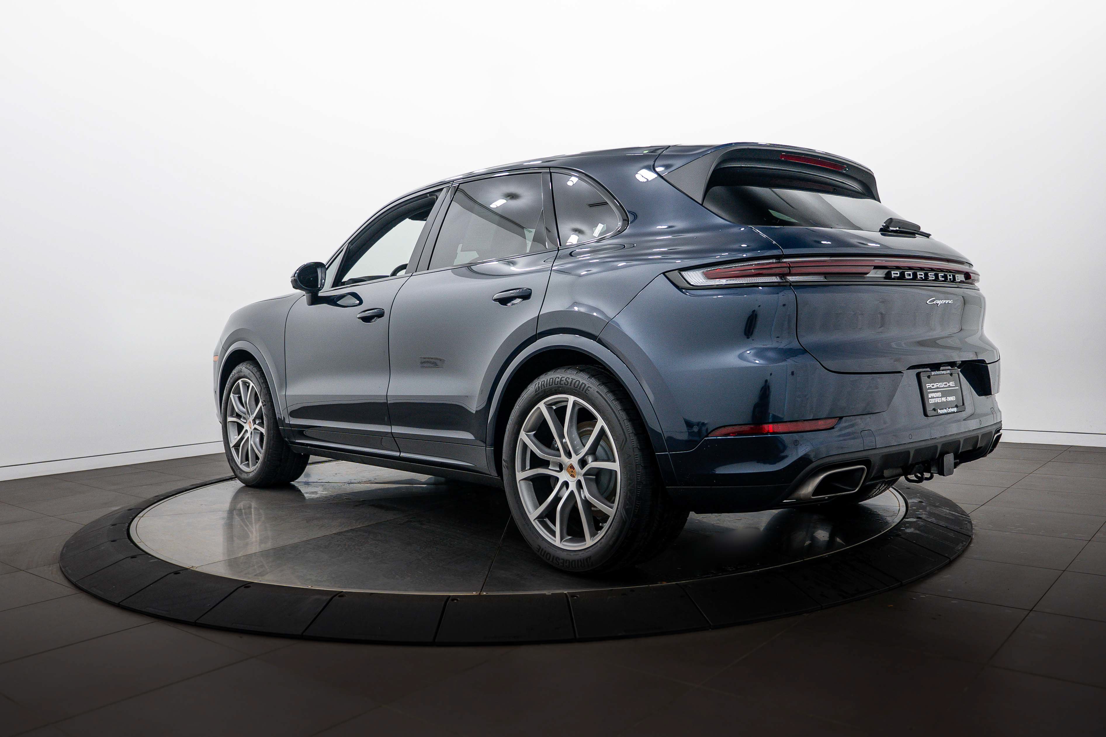 Certified 2026 Porsche Cayenne AWD/4WD image 3