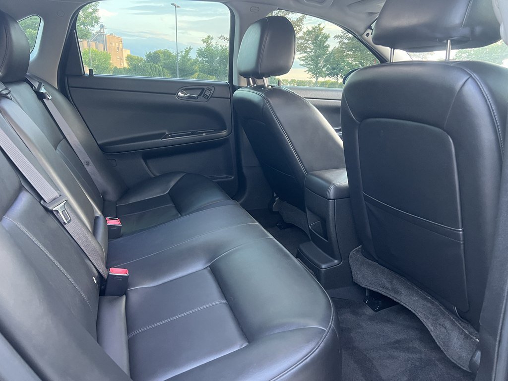 Used 2016 Chevrolet Impala LTZ FWD image 13