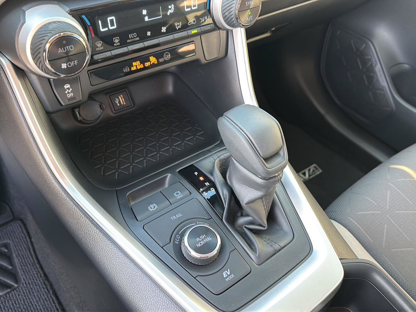 Certified 2024 Toyota RAV4 XLE AWD/4WD image 26