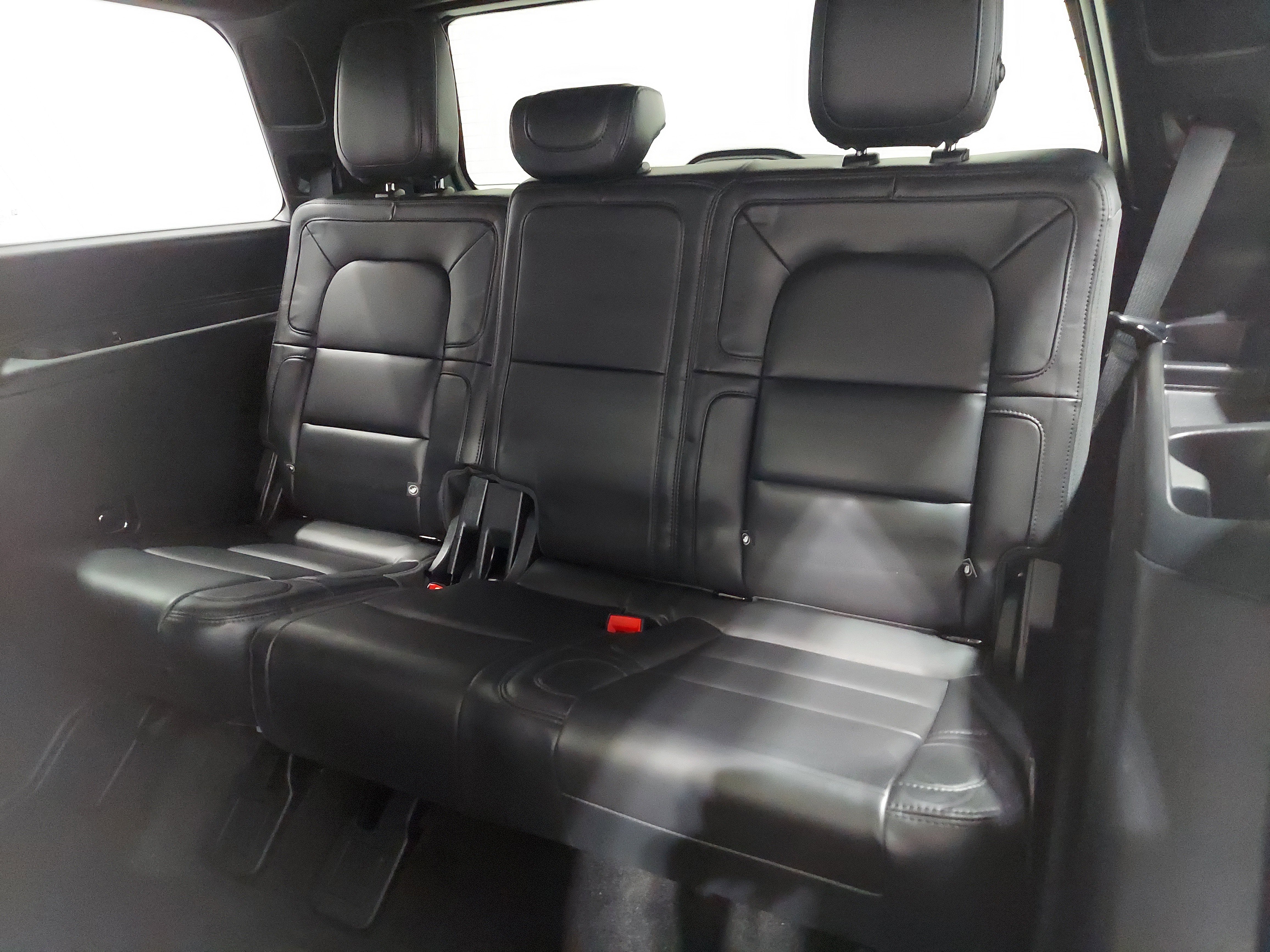 Used 2022 Lincoln Navigator Reserve w/ Equipment Group 201A image 16