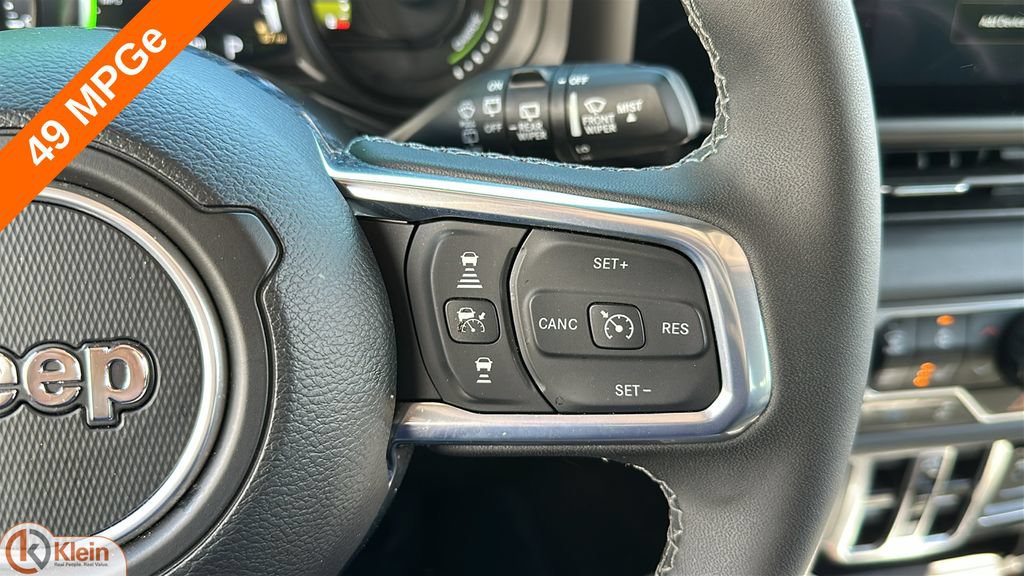Used 2025 Jeep Wrangler Unlimited Sahara AWD/4WD image 19