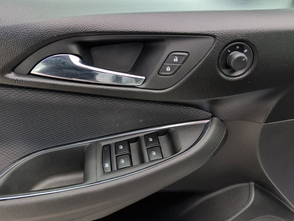 Used 2019 Chevrolet Cruze LT image 10