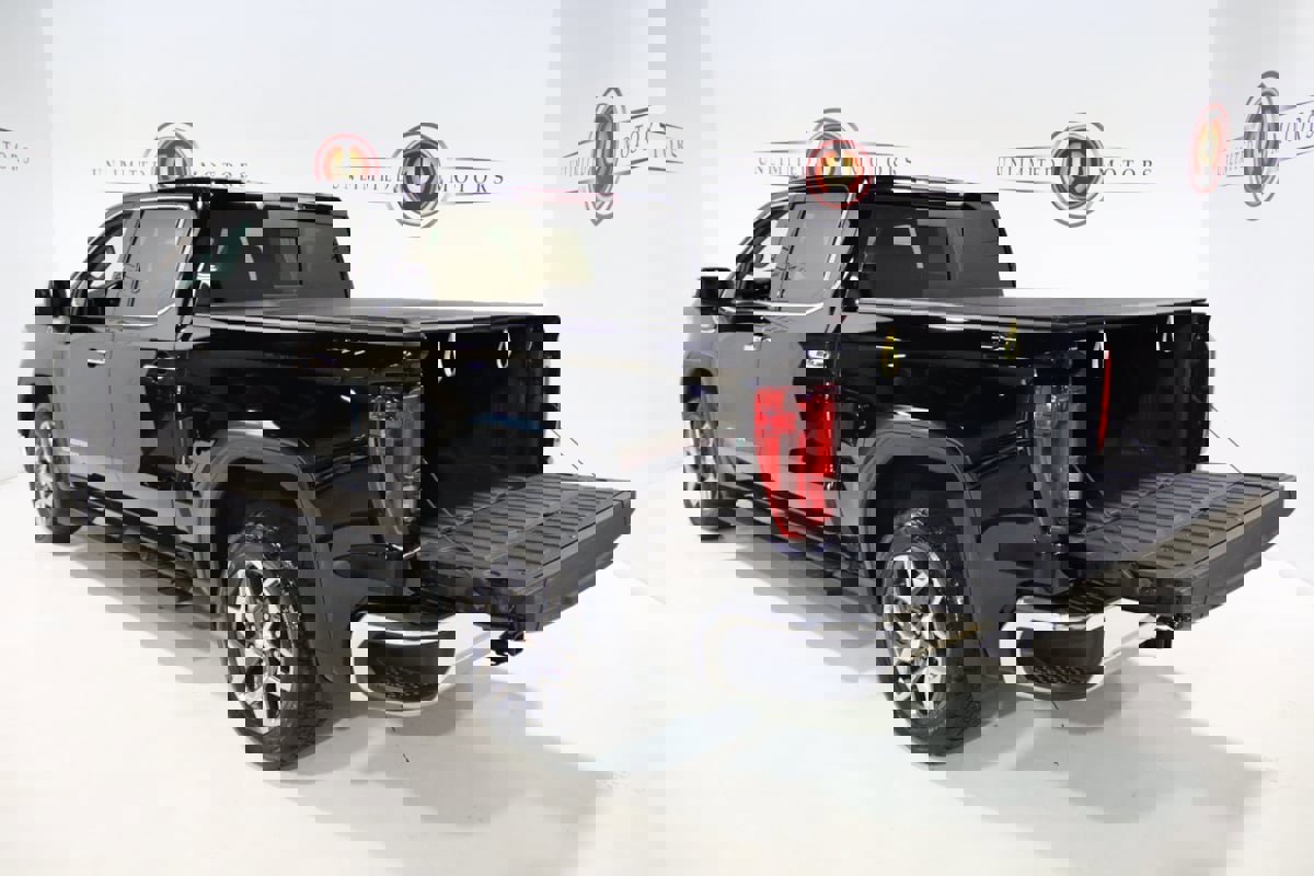 Used 2023 GMC Sierra 1500 SLT w/ SLT Convenience Package image 35