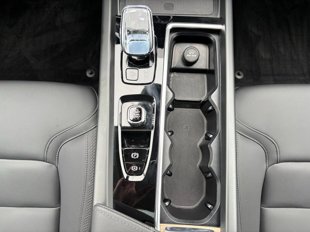 Certified 2026 Volvo XC60 B5 Plus w/ Protection Package Premier image 30