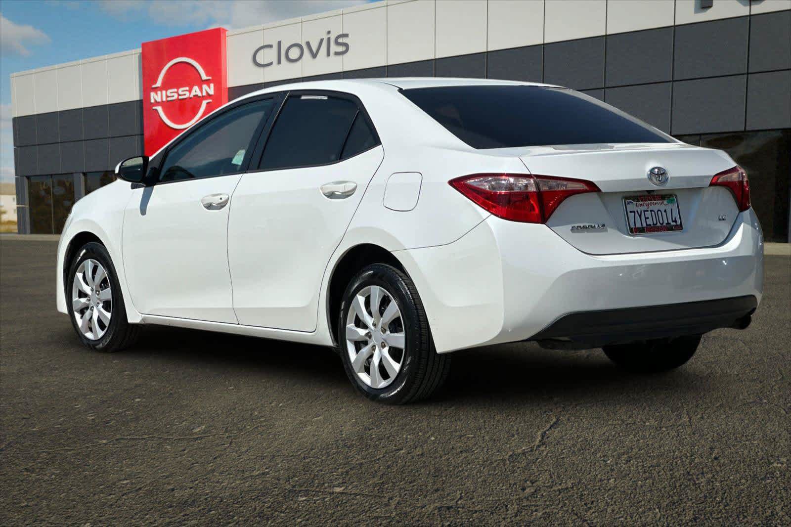 Used 2017 Toyota Corolla LE w/ Carpet Mat Package (TMS) FWD image 7
