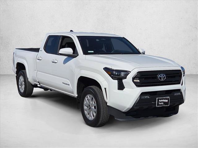 Certified 2024 Toyota Tacoma SR5 AWD/4WD image 3