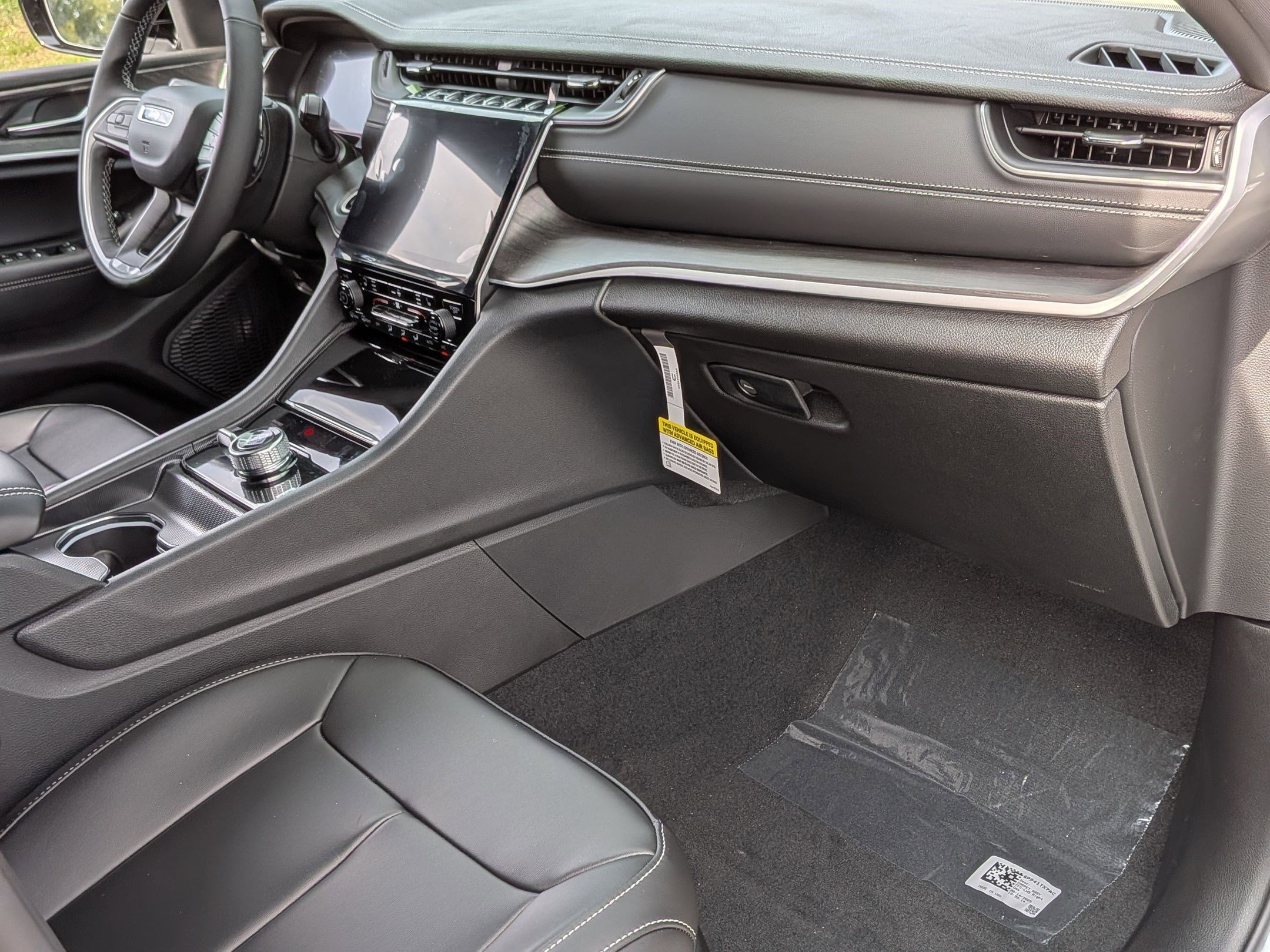 New 2025 Jeep Grand Cherokee Limited w/ Black Appearance Package image 36