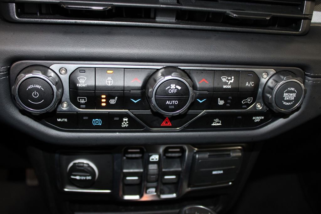 Used 2025 Jeep Wrangler Sahara 4xe image 47