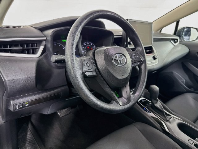 Used 2025 Toyota Corolla LE FWD image 19