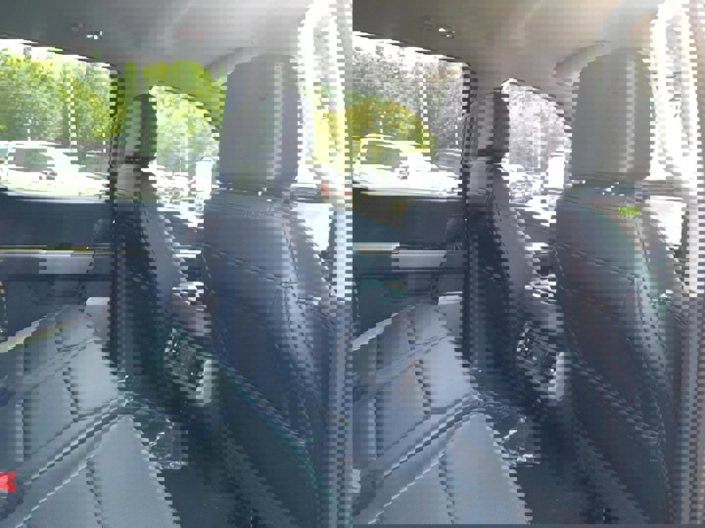 New 2025 Ford F450 Lariat image 15