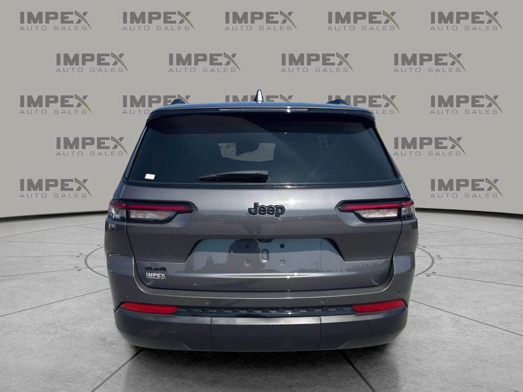 Used 2025 Jeep Grand Cherokee L Laredo AWD/4WD image 4