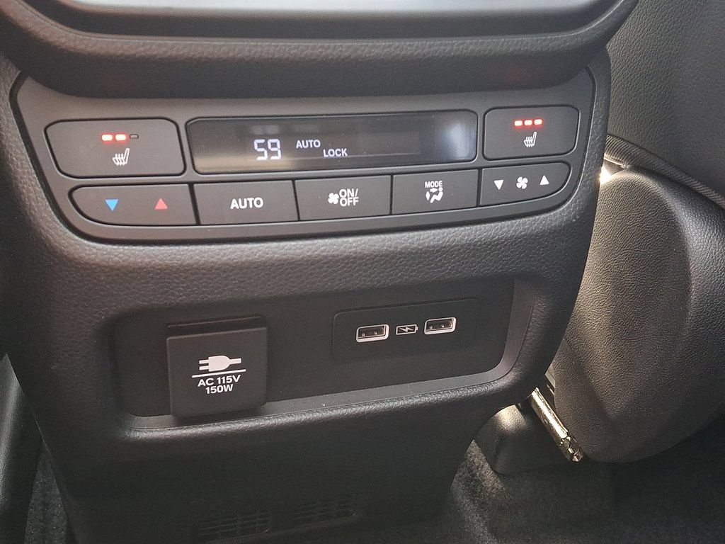 Used 2023 Honda Pilot Elite image 15