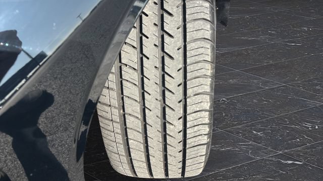 Used 2015 Dodge Challenger R/T Plus RWD image 26
