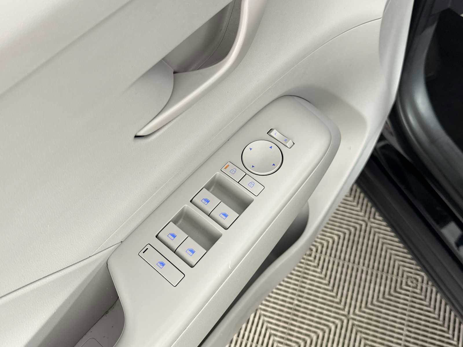 Certified 2024 Hyundai Kona SEL image 17