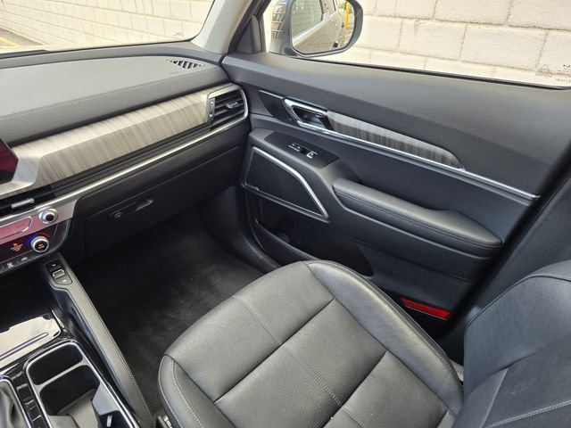 Used 2023 Kia Telluride EX image 28