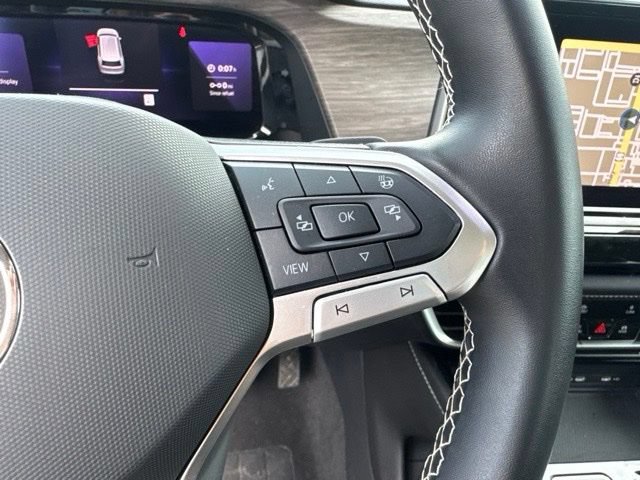 Used 2025 Volkswagen Atlas SEL AWD/4WD image 16