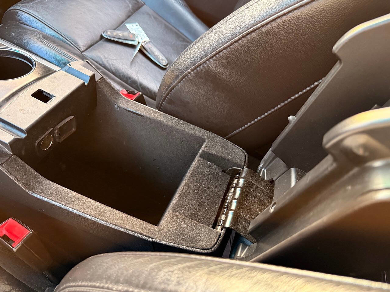 Used 2013 Ford Explorer Limited image 41