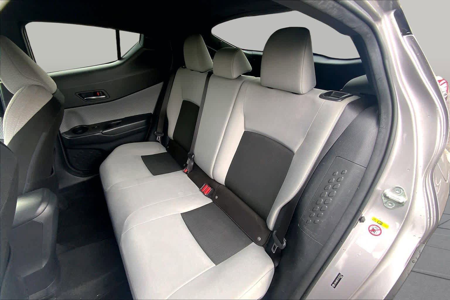 Used 2019 Toyota C-HR XLE FWD image 20
