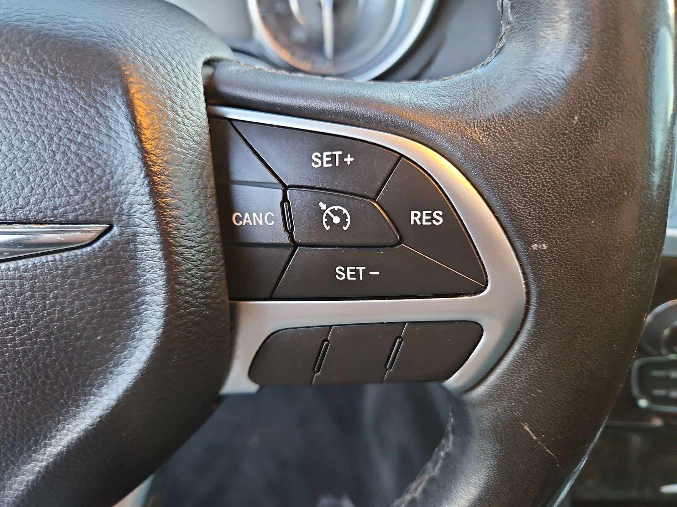 Used 2016 Chrysler 300 C image 21