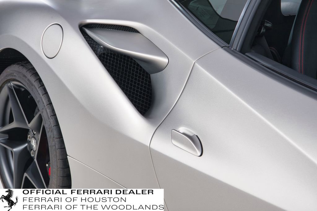 Used 2022 Ferrari F8 Tributo image 28