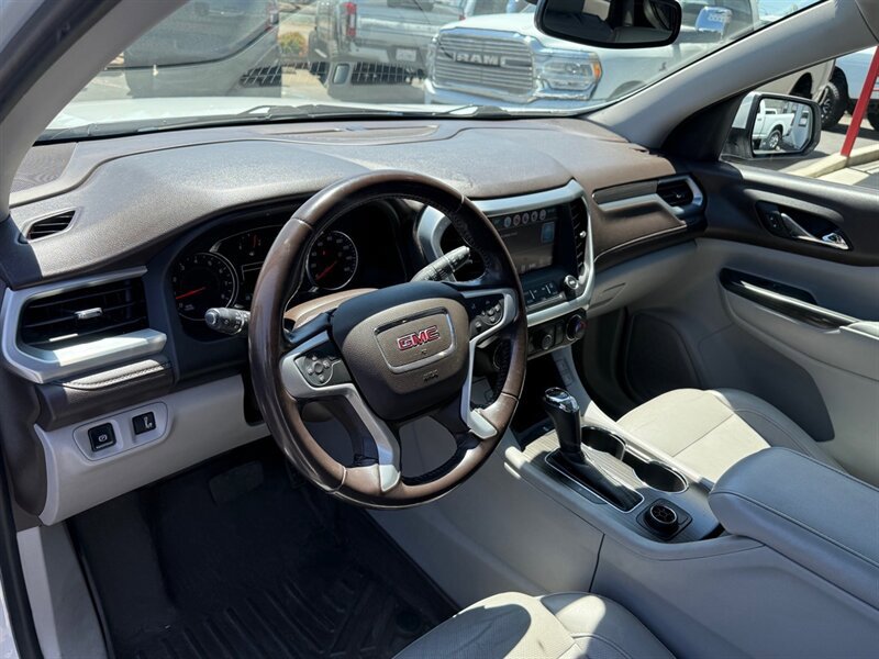 Used 2018 GMC Acadia SLT FWD image 8