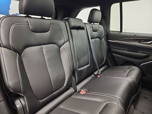 New 2025 Jeep Grand Cherokee Limited w/ Luxury Tech Group II image 34