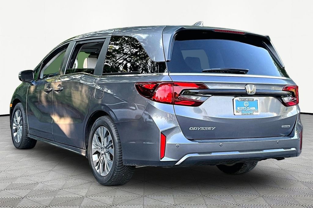 Used 2025 Honda Odyssey Touring image 5