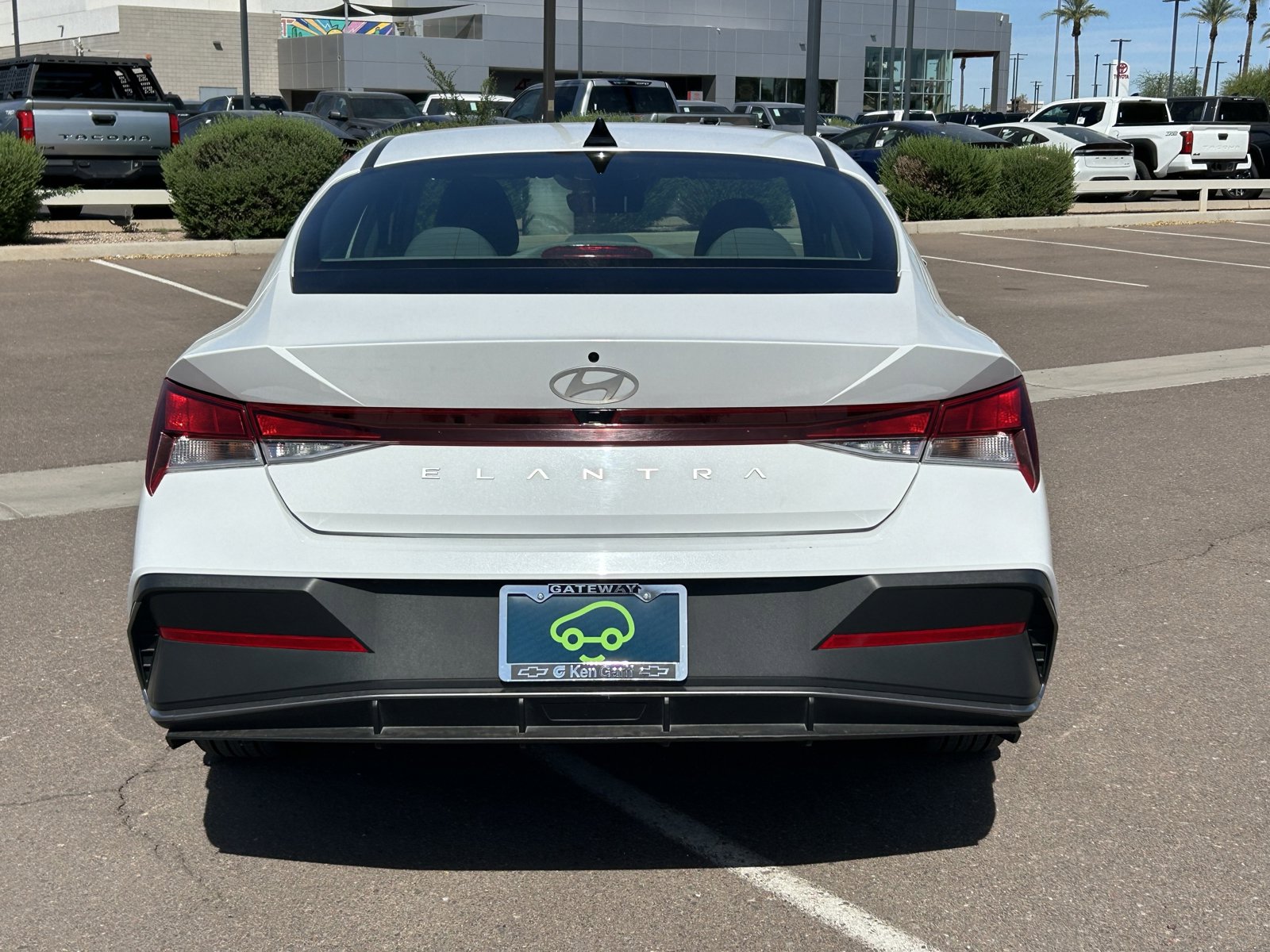 Used 2024 Hyundai Elantra SEL FWD image 4