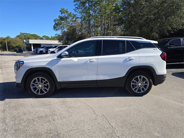 Used 2024 GMC Terrain SLT image 6