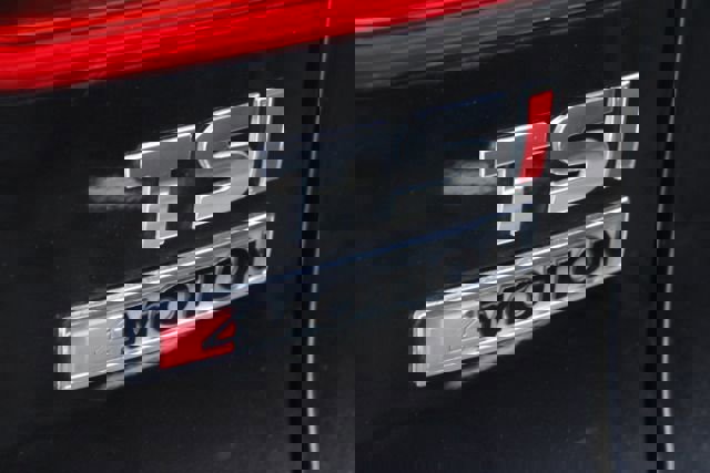 Used 2017 Volkswagen Tiguan Limited w/ Alloy Wheels Package image 6