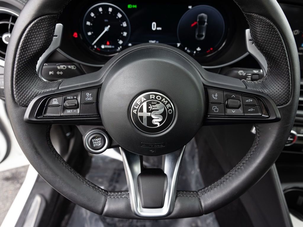 Used 2024 Alfa Romeo Giulia Veloce image 29