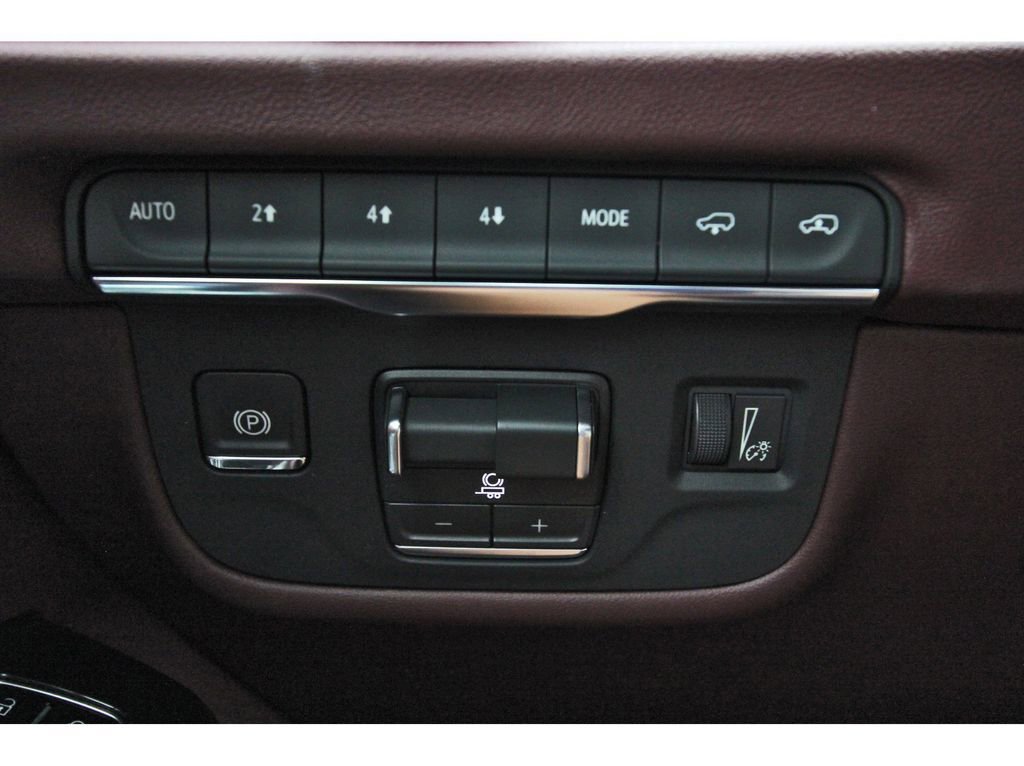 New 2026 Cadillac Escalade ESV Luxury AWD/4WD image 15