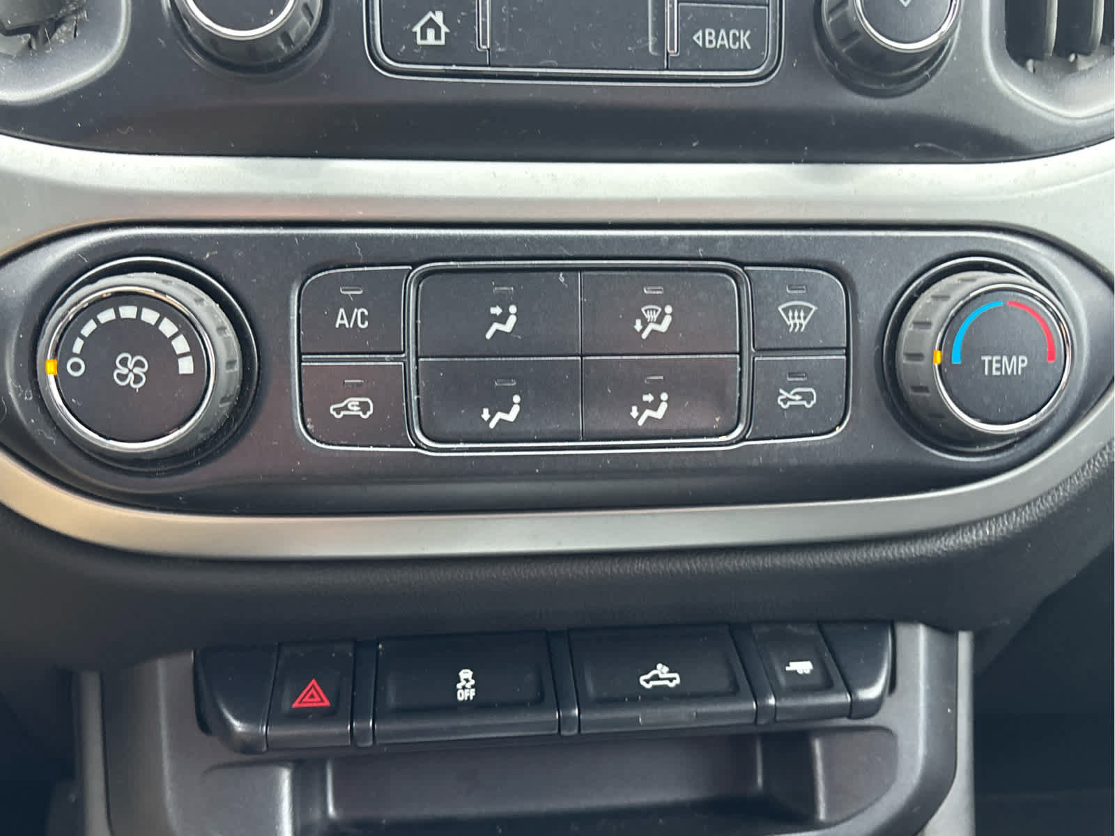 Used 2020 Chevrolet Colorado LT AWD/4WD image 16