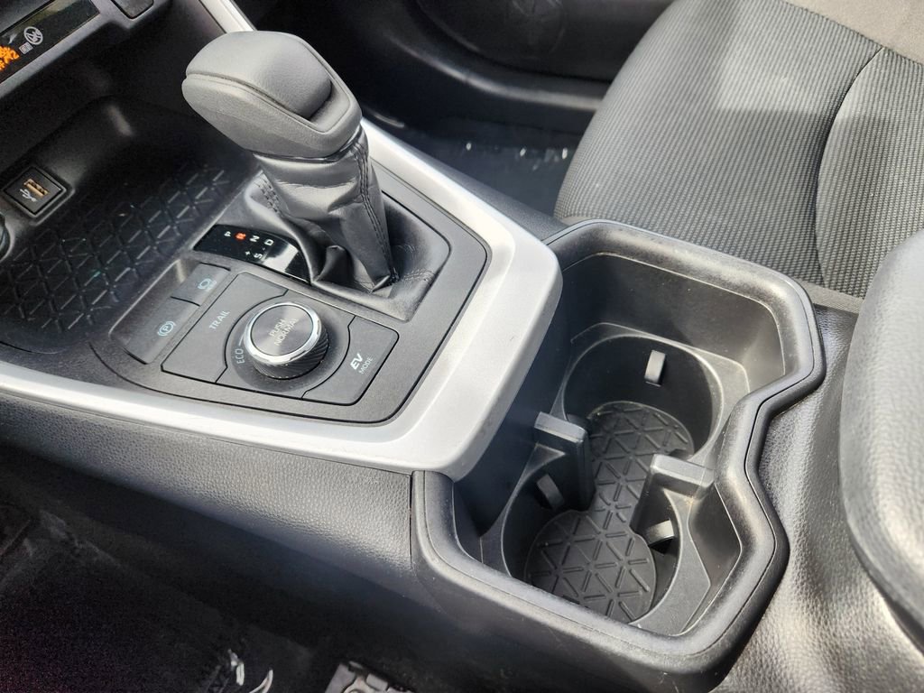 Used 2025 Toyota RAV4 LE image 22