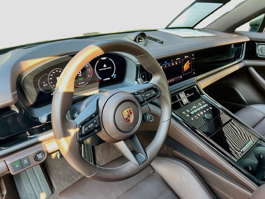 Certified 2025 Porsche Panamera 4S AWD/4WD image 4
