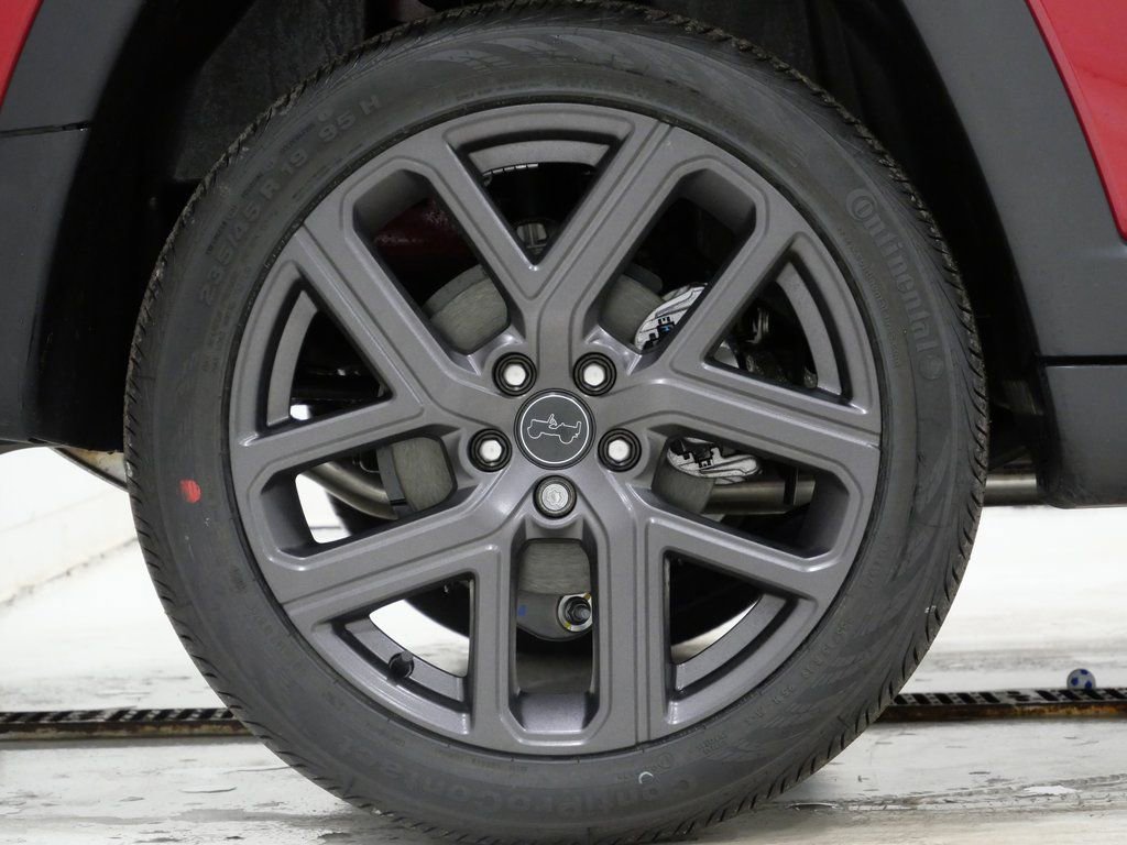 New 2026 Jeep Compass Latitude w/ Sun and Sound Group image 10