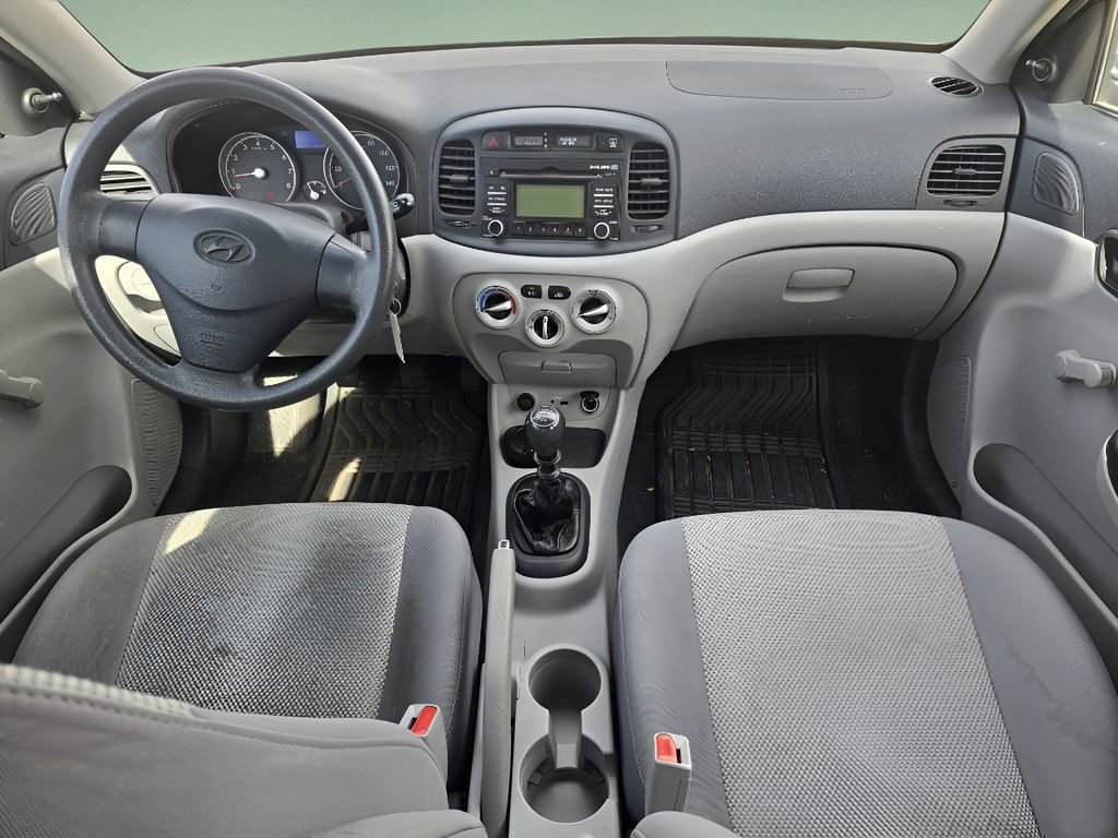 Used 2010 Hyundai Accent GLS image 26